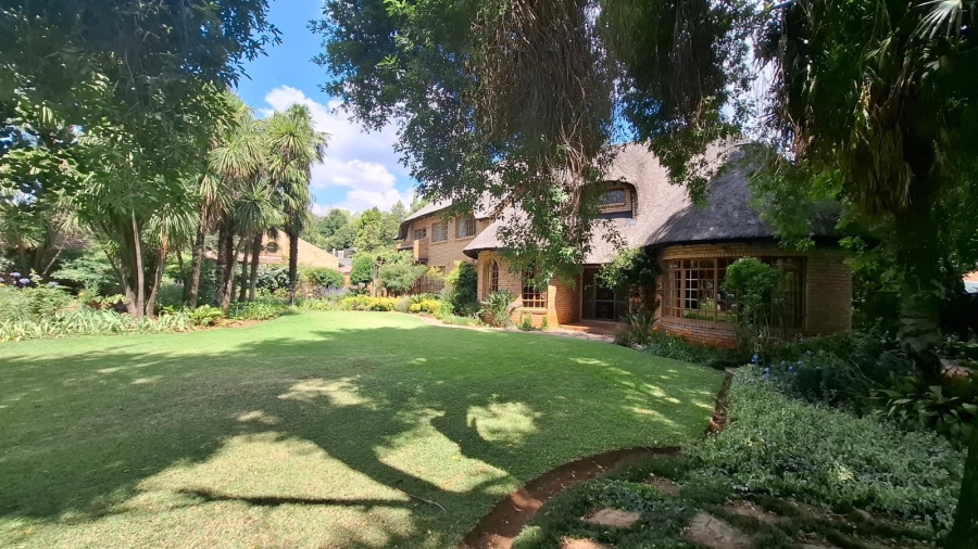 6 Bedroom Property for Sale in Mooivallei Park North West